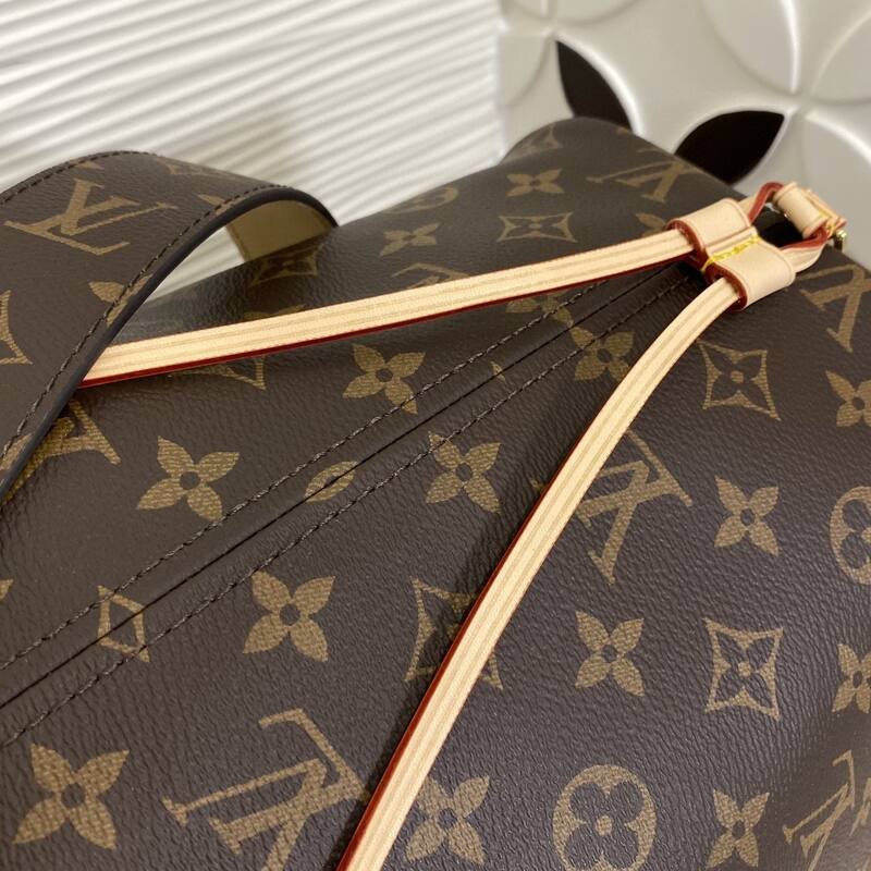 Louis Vuitton Neverfull Bandouli re Inside Out Monogram tote — AAA Quality Replica