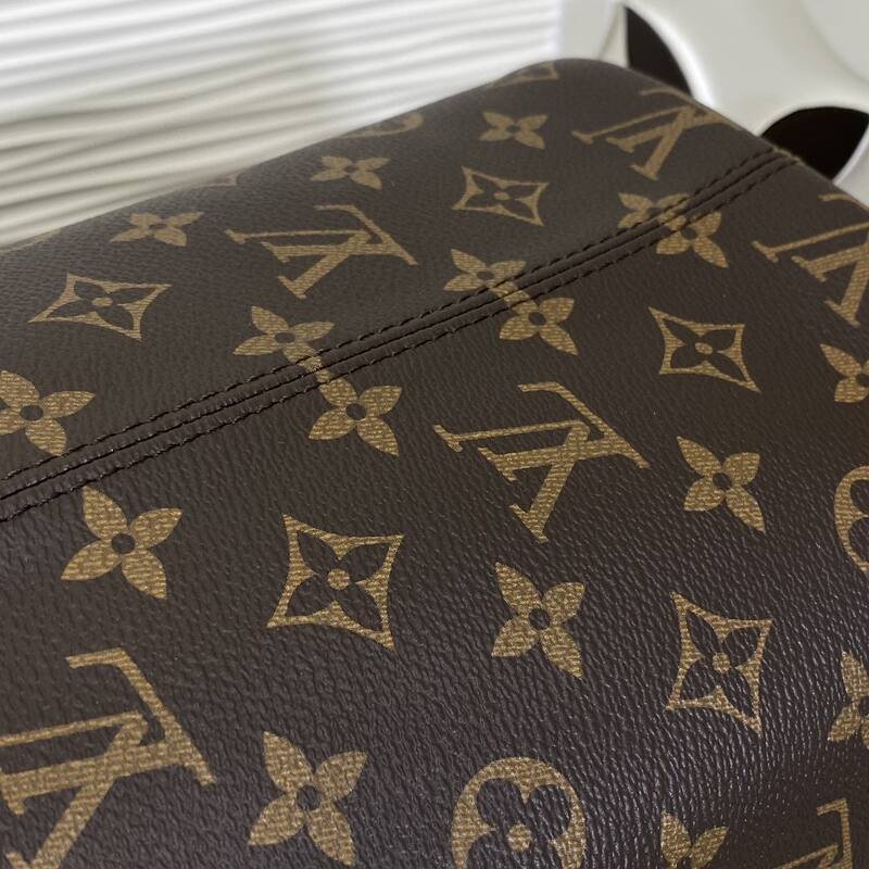 Louis Vuitton Neverfull Monogram tote — AAA Quality Replica