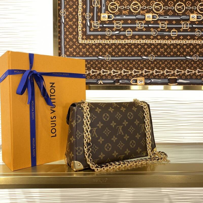 Louis Vuitton Trunkie Monogram shoulder — Top Quality Replica