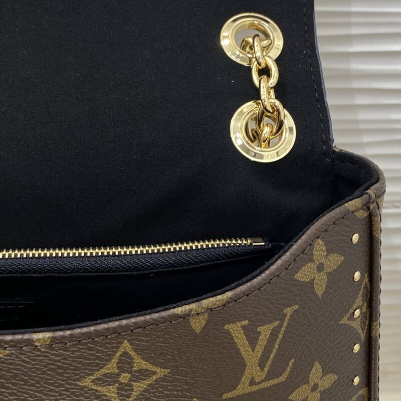 Louis Vuitton Trunkie Monogram shoulder — Top Quality Replica