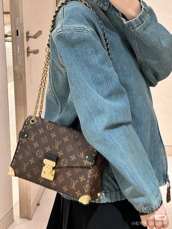 Louis Vuitton Coussin Lock Monogram shoulder — Premium Replica
