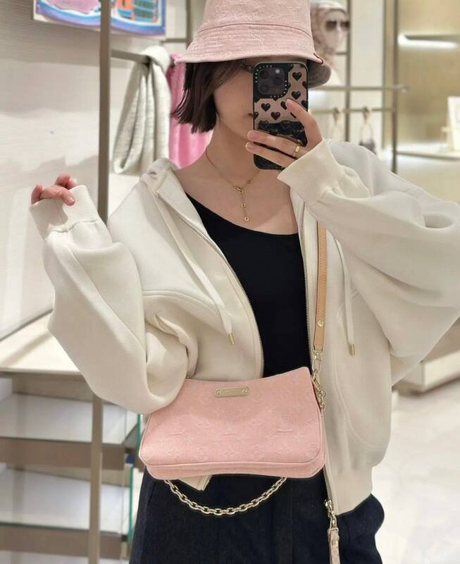 Louis Vuitton Pink Monogram crossbody — 1:1 Replica