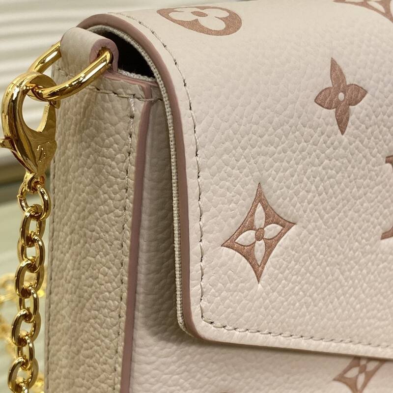 Louis Vuitton Pochette F licie Monogram Empreinte Rose Poudre crossbody — 1:1 Replica
