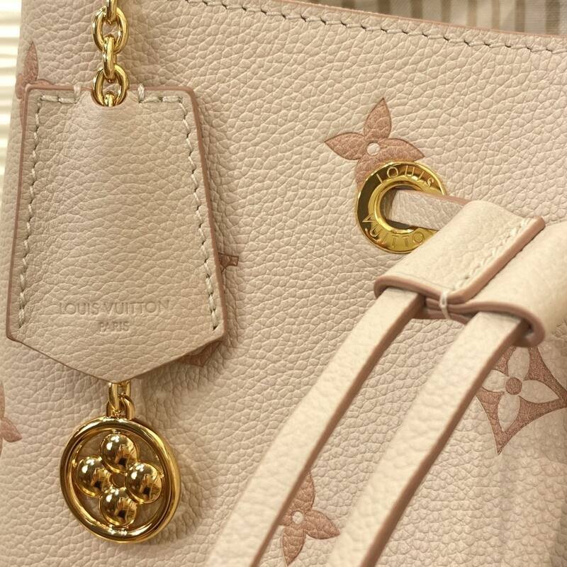 Louis Vuitton N oNo Cream Monogram Empreinte crossbody — Premium Replica