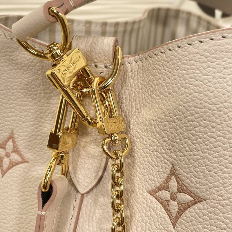 Louis Vuitton N oNo Cream Monogram Empreinte crossbody — Premium Replica
