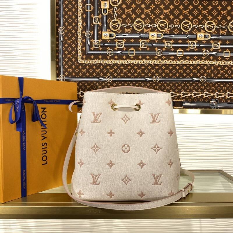 Louis Vuitton N oNo Cream Monogram Empreinte crossbody — Premium Replica