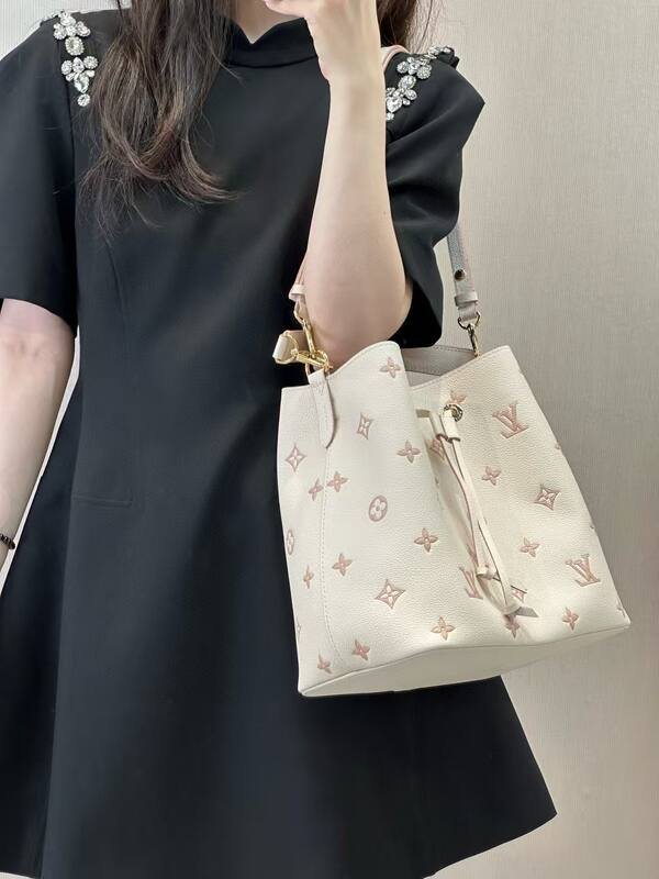 Louis Vuitton Girolata Beige Monogram Empreinte everyday — Premium Replica