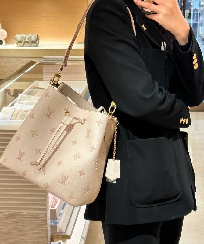 Louis Vuitton Girolata Beige Monogram Empreinte everyday — Premium Replica