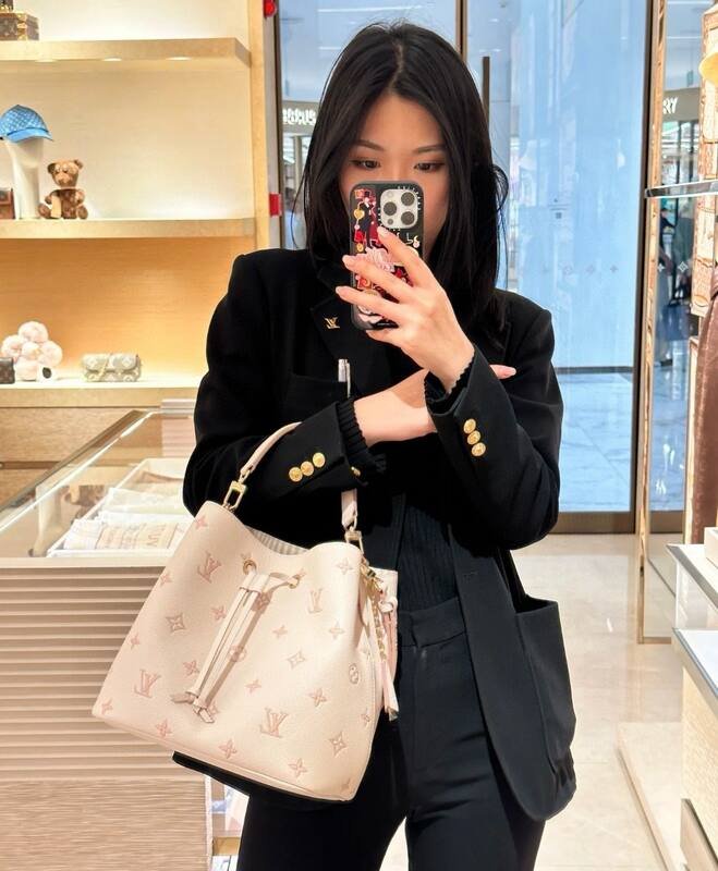 Louis Vuitton Girolata Beige Monogram Empreinte everyday — Premium Replica