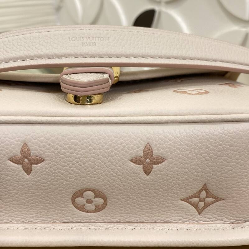 Louis Vuitton M13642 Monogram Empreinte Rose Poudre crossbody — Premium Replica