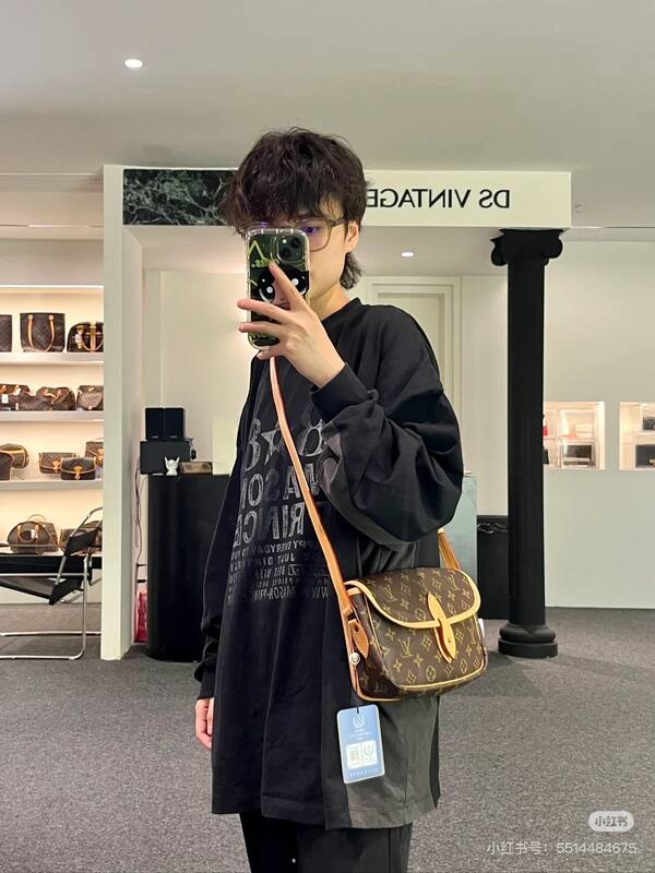 Louis Vuitton M42248 Monogram shoulder — Premium Replica