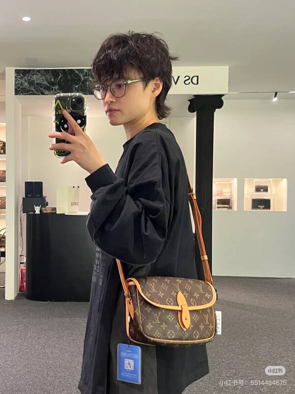 Louis Vuitton M42248 Monogram shoulder — Premium Replica