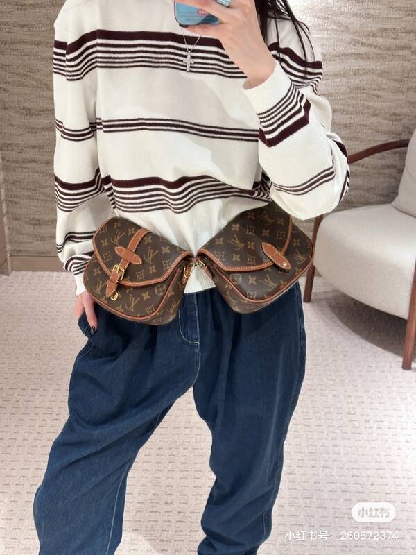 Louis Vuitton Monogram Canvas crossbody — Top Quality Replica