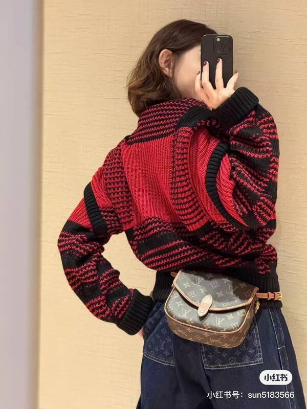 Louis Vuitton Monogram Canvas crossbody — Top Quality Replica
