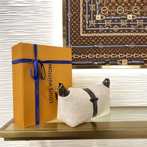 Louis Vuitton M26245 White Monogram crossbody Premium Replica