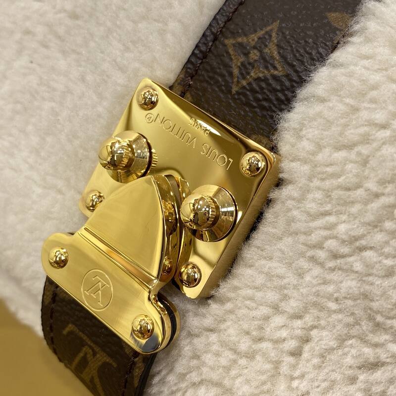 Louis Vuitton M26245 White Monogram crossbody — Premium Replica