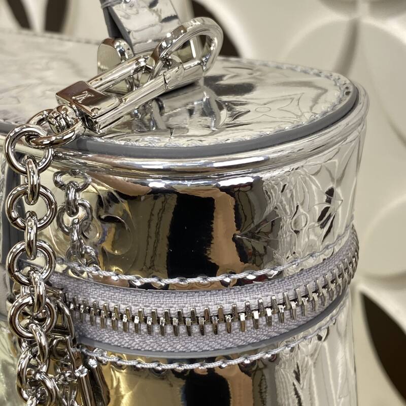 Louis Vuitton M26097 Monogram Miroir Silver crossbody — 1:1 Replica