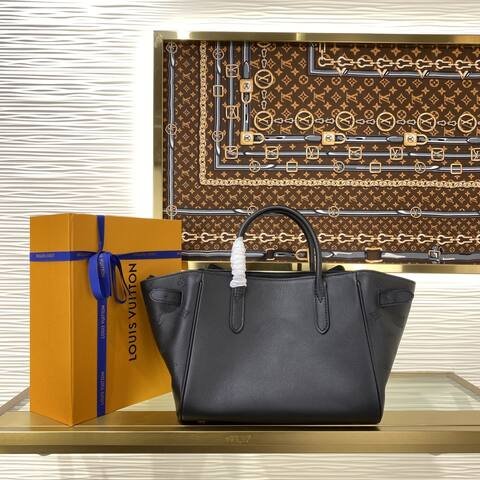 Louis Vuitton Vend me Black work 1 1 Replica