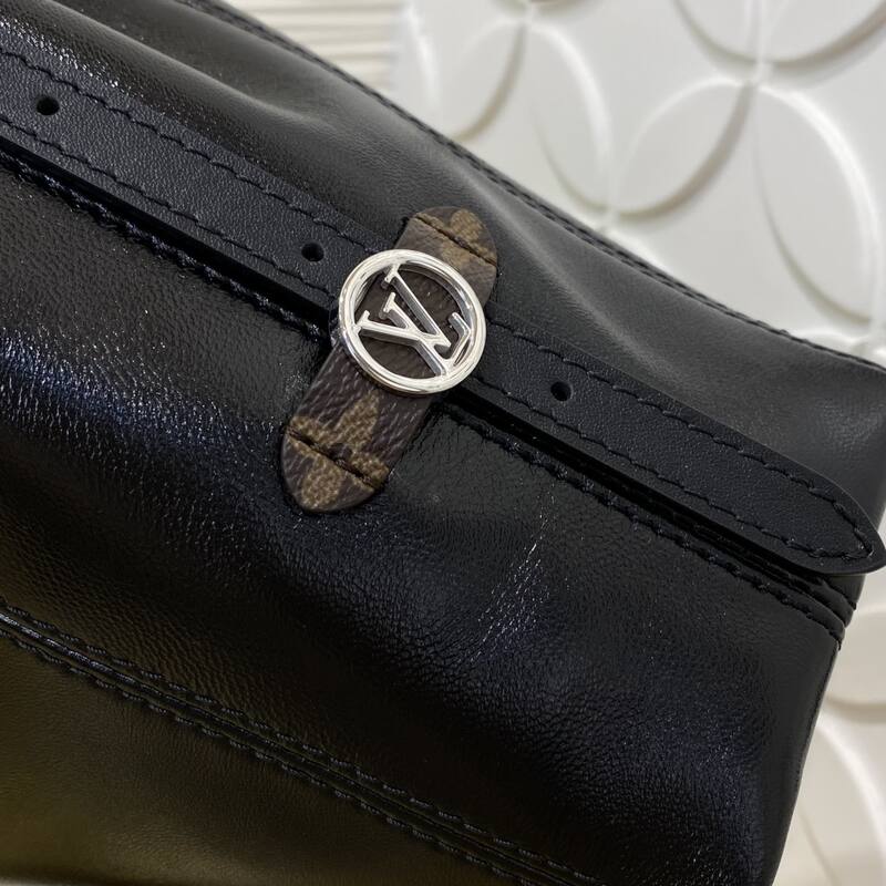 Louis Vuitton M28160 Black Monogram everyday — Premium Replica