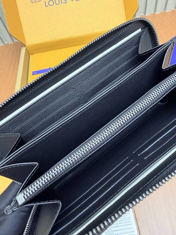 Louis Vuitton M42617 Black Monogram Eclipse everyday — Top Quality Replica
