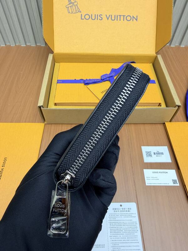 Louis Vuitton M42617 Black Monogram Eclipse everyday — Top Quality Replica