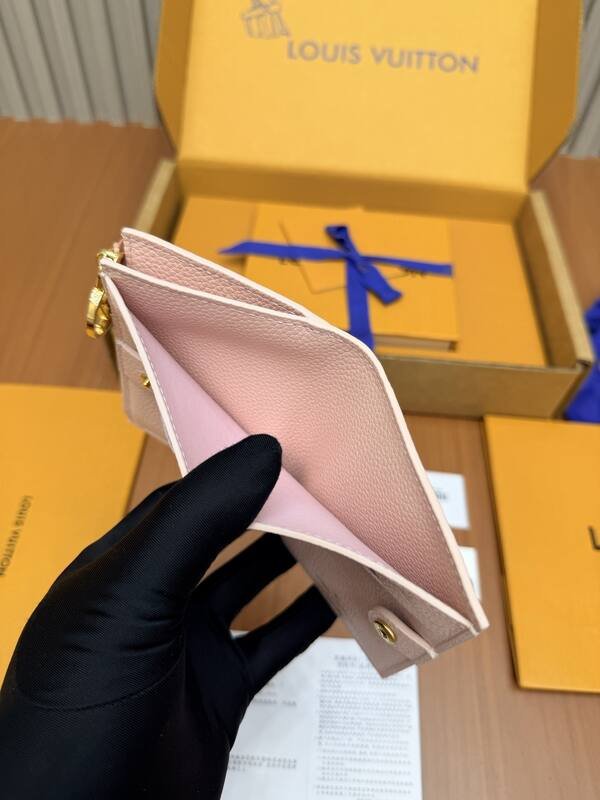 Louis Vuitton Portafoglio Lisa Light Pink Monogram Empreinte wallet — AAA Quality Replica