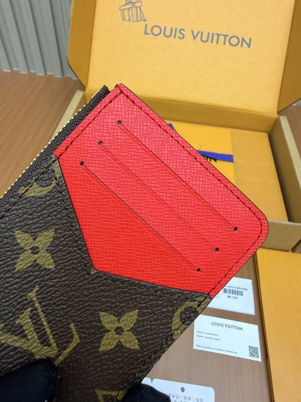 Louis Vuitton M81881 Monogram Red pouch — Premium Replica