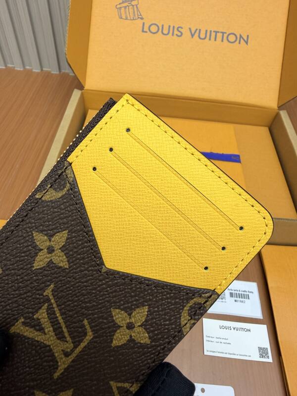 Louis Vuitton M81882 Monogram and Yellow card holder — 1:1 Replica