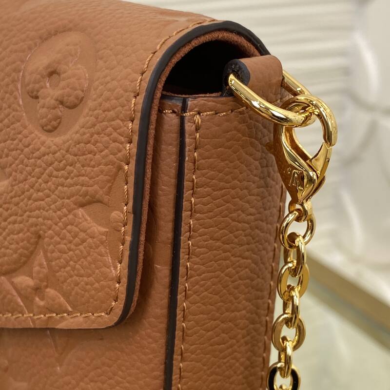 Louis Vuitton M61276 Brown Monogram Empreinte crossbody — 1:1 Replica