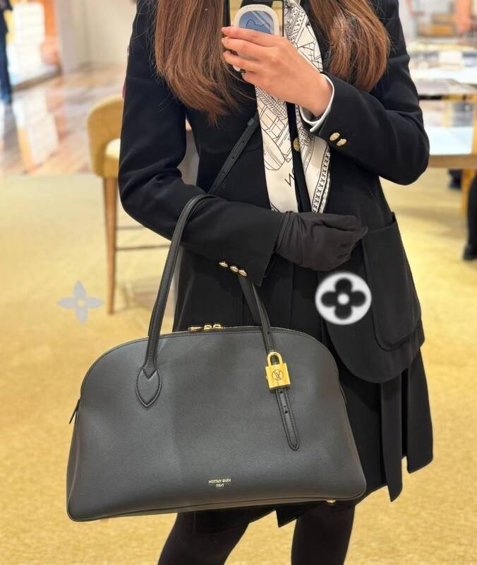 Louis Vuitton Sac Low Key Duffle Black travel — AAA Quality Replica