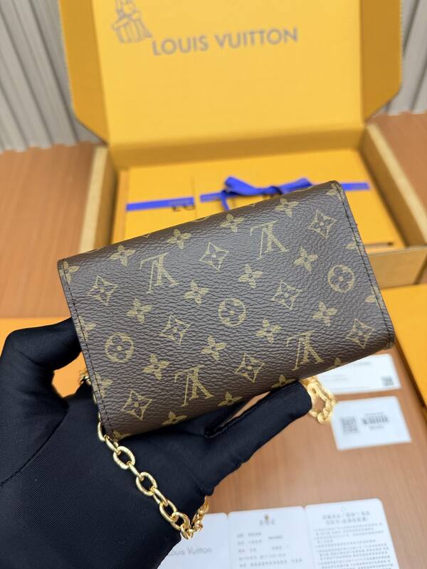 Louis Vuitton M4588Z Monogram shoulder — AAA Quality Replica