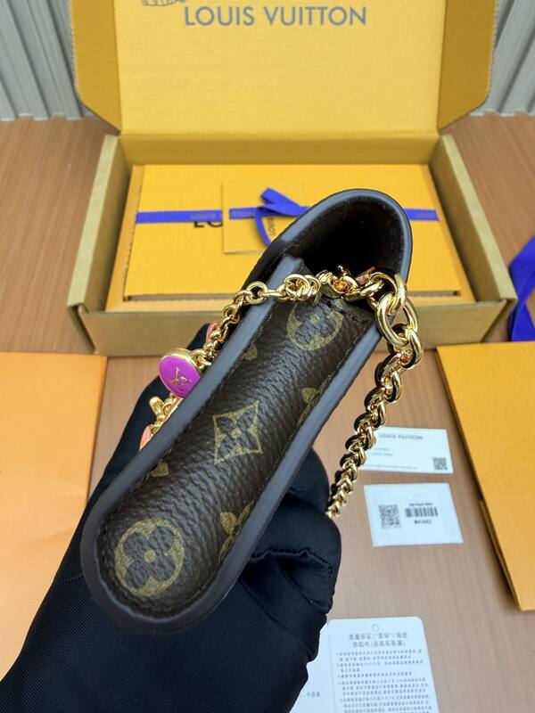 Louis Vuitton M4588Z Monogram shoulder — AAA Quality Replica