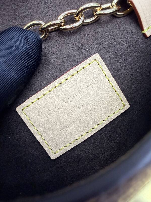 Louis Vuitton M4588Z Monogram shoulder — AAA Quality Replica