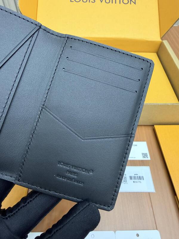 Louis Vuitton M26775 Black everyday — Premium Replica