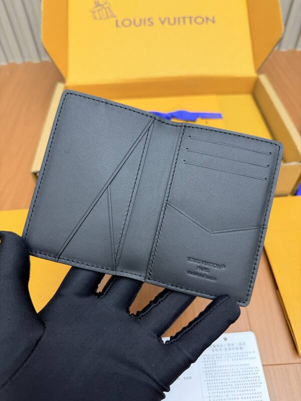 Louis Vuitton M26775 Black everyday — Premium Replica