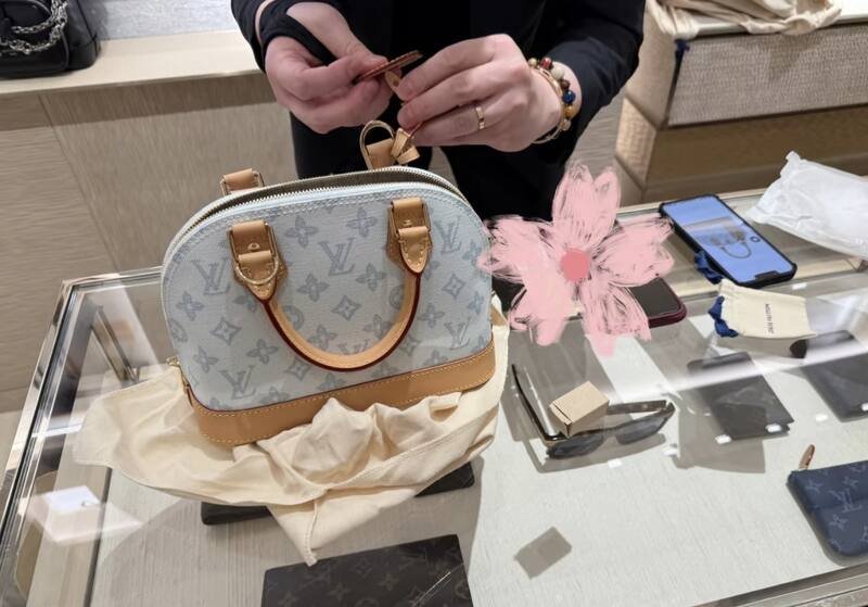 Louis Vuitton Speedy Bandouli re 25 Monogram Denim Beige 25 everyday — Top Quality Replica
