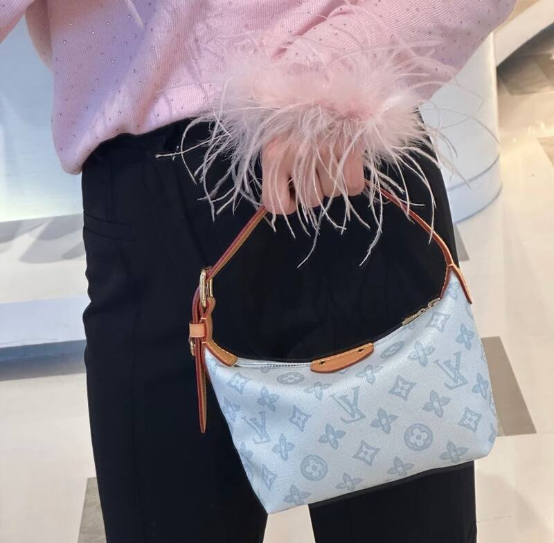 Louis Vuitton Pochette Hills Light Blue Monogram shoulder — AAA Quality Replica