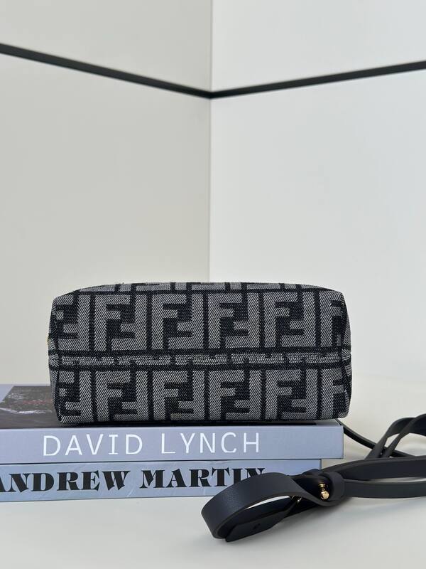 Fendi shoulder bag — Top Quality Replica