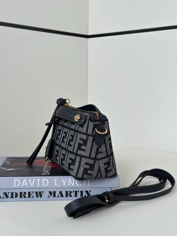 Fendi shoulder bag — Top Quality Replica