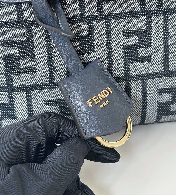 Fendi shoulder bag — Top Quality Replica