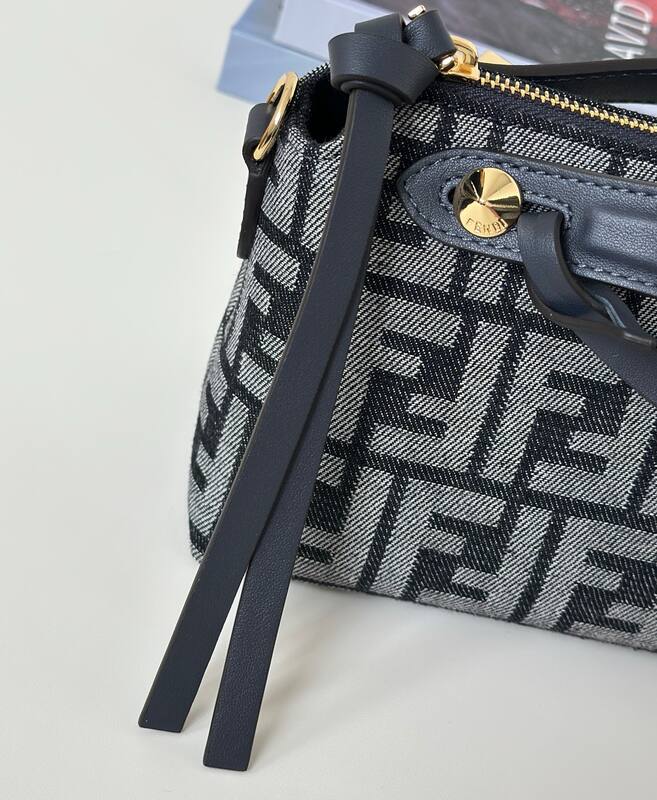 Fendi shoulder bag — Top Quality Replica