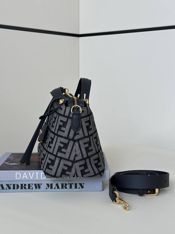 Fendi shoulder bag — AAA Quality Replica
