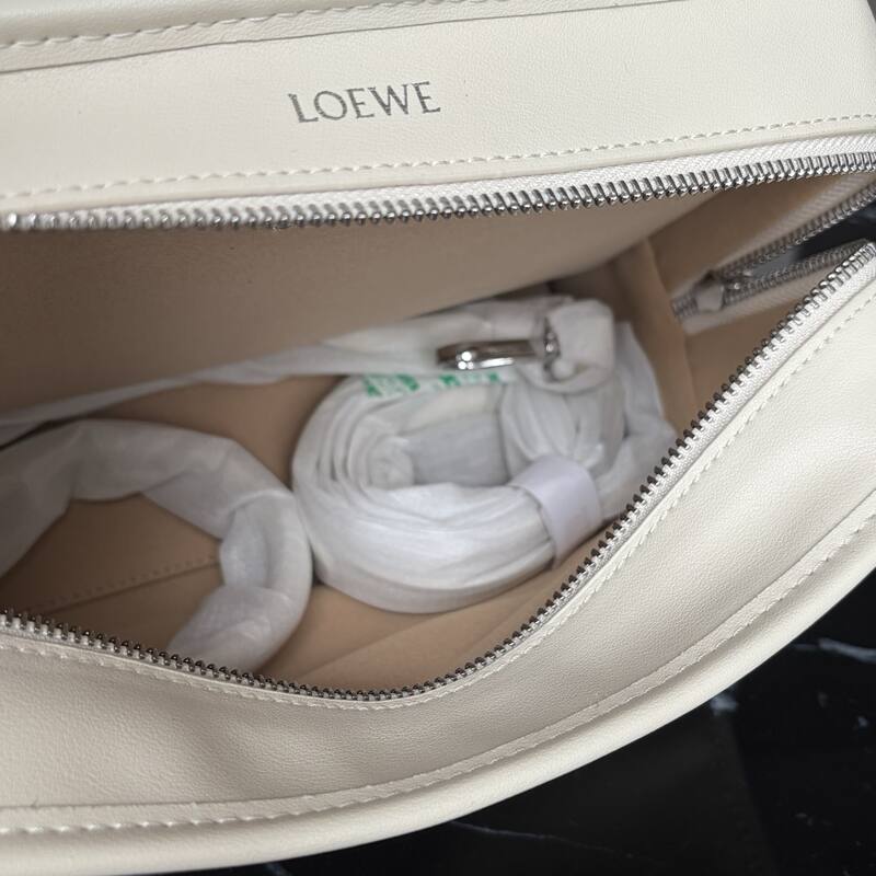 Loewe White 25x18x10cm shoulder bag — AAA Quality Replica