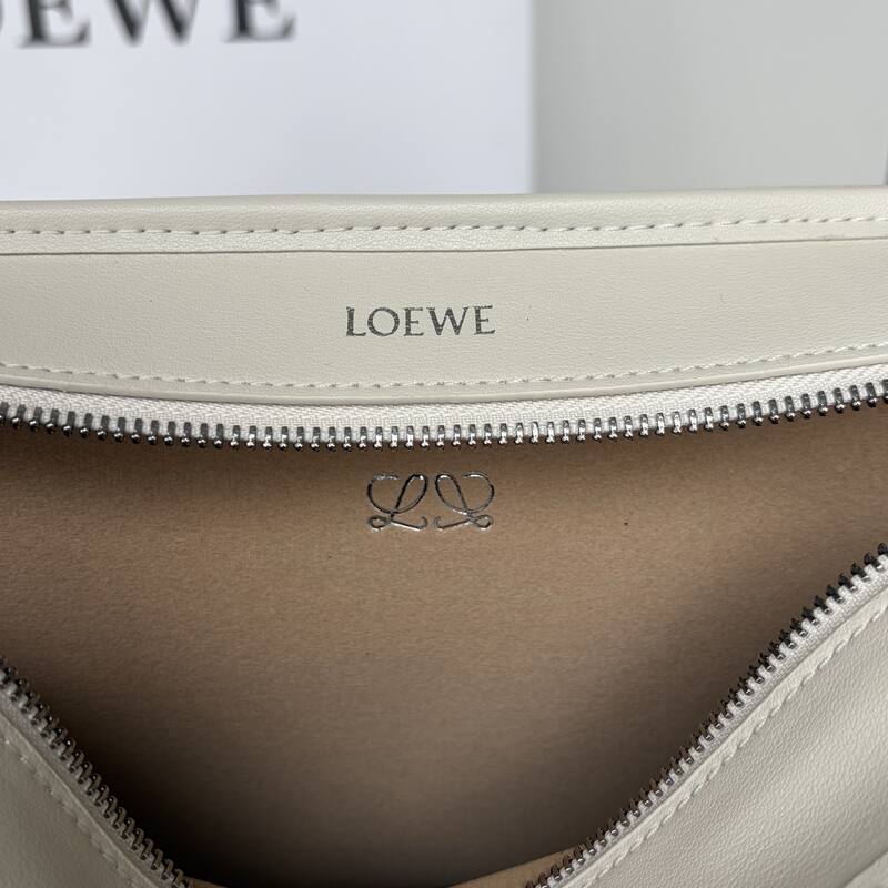 Loewe White 25x18x10cm shoulder bag — AAA Quality Replica
