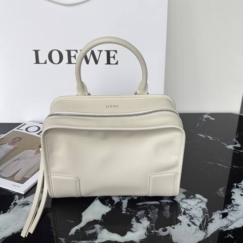 Loewe White 25x18x10cm shoulder bag AAA Quality Replica