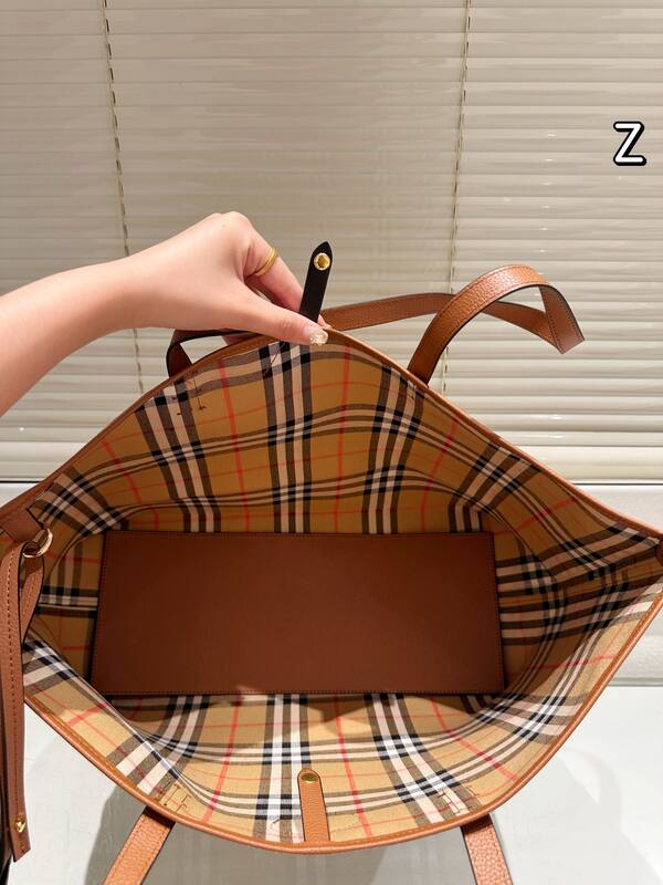 Burberry Brown shoulder bag — 1:1 Replica