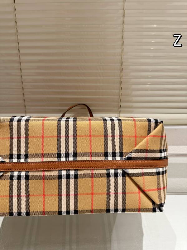 Burberry Brown shoulder bag — 1:1 Replica