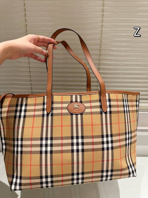 Burberry Brown shoulder bag — 1:1 Replica