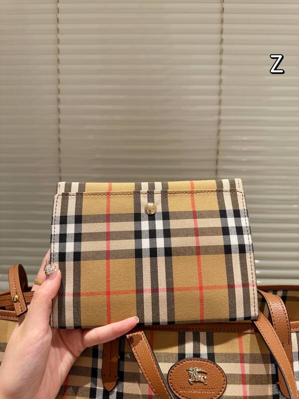 Burberry Brown shoulder bag — 1:1 Replica