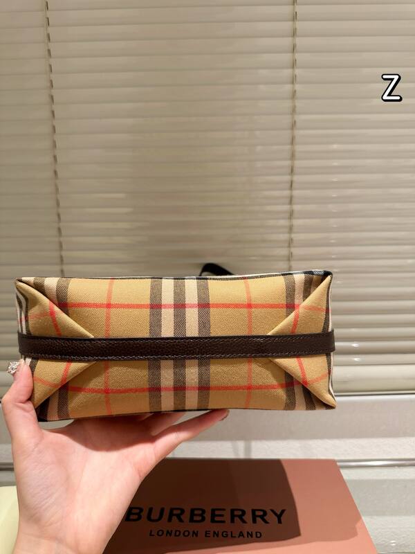 Burberry Brown 25x18x10cm shoulder bag — Top Quality Replica